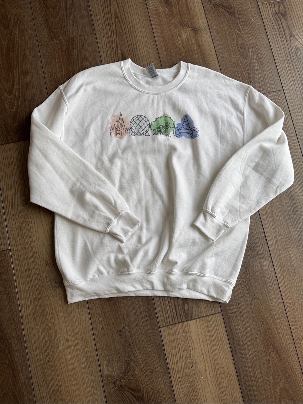 *Walt Disney World Four Parks White Graphic Crewneck Sweatshirt